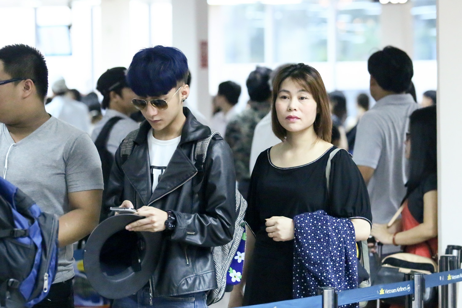 Son Tung M-TP duoc me thap tung di luu dien nuoc ngoai hinh anh