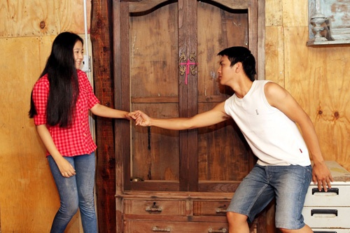 Hoài Lâm và Tam Triều Dâng đóng vai chính trong Những con búp bê.