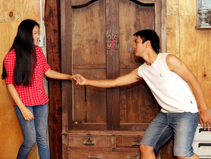 Nghi van Hoai Lam yeu ban sao Angela Phuong Trinh hinh anh