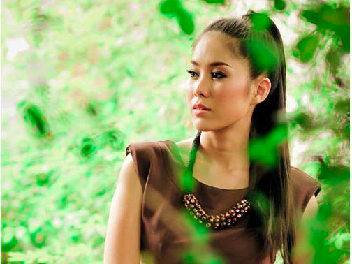 Le Phuong: 'Yeu mot nguoi vo tam giong nhu dam dao vao nguc' hinh anh