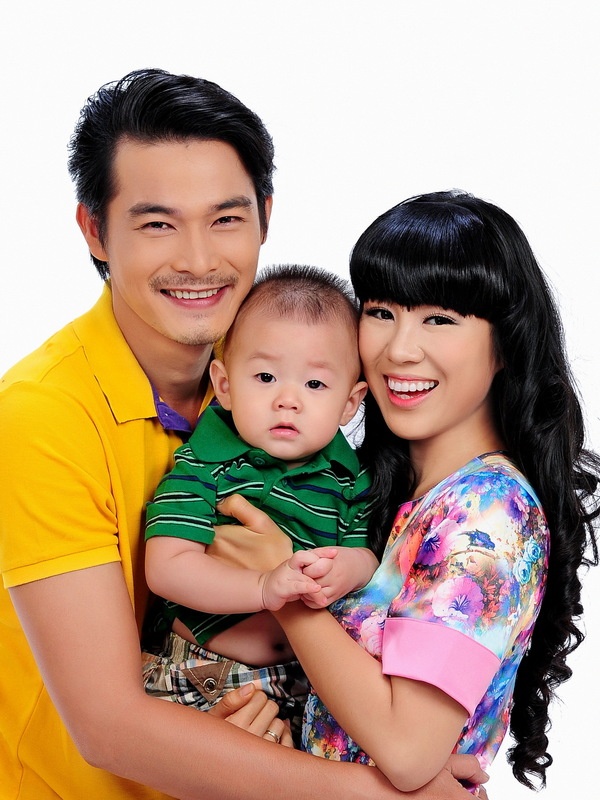 Cặp đôi kết hôn năm 2012 và có với nhau một cậu con trai kháu khỉnh.