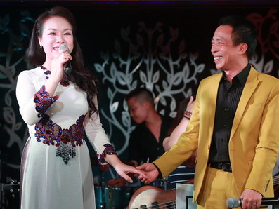 NSUT Viet Hoan tinh tu voi Thu Ha trong dem nhac 'Tinh que' hinh anh