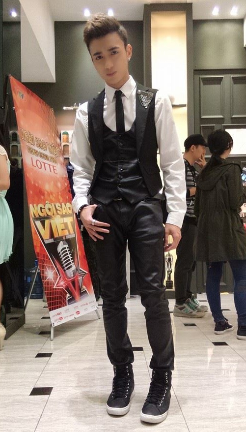 Đáp lại, Soobin cho hay, Diệu Linh luôn là người thí sinh này lo lắng nhất vì biết khả năng đến đâu. “Đôi lần nóng giận anh quát mắng em nhưng anh cũng không vui vẻ gì, chỉ là muốn em tốt lên và hòa đồng hơn với mọi người” – Hoàng Sơn tâm sự.