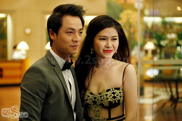 Bộ trang phục mà vợ Đăng Khôi diện chỉ phù hợp với sàn catwalk chứ đi dự tiệc cưới của ca sĩ bậc đàn anh là Tuấn Hưng thì thật không nên