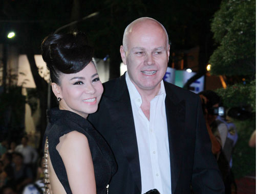 Giai ma the luc cua vo chong Thu Minh hinh anh