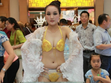 Nhung bo noi y bang vang nguyen chat gay choang hinh anh