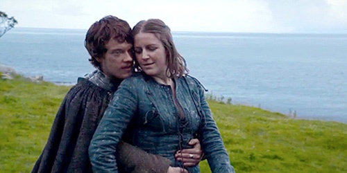 Cảnh yêu đương trên lưng ngựa.