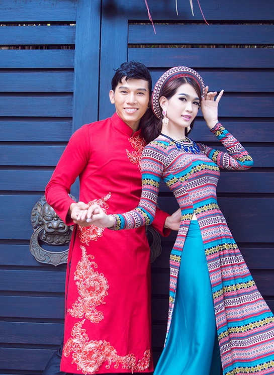 Rita vô cùng nữ tính, nhẹ nhàng khiến chính Ngọc Tình còn ngỡ ngàng. 