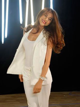 Chân dài tỏ ra khá tự tin trước những thử thách của Ai dám hát. 