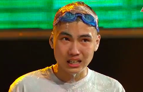 Quang Hoa va Tien Viet meo mat voi thu thach Bon tam bang gia hinh anh