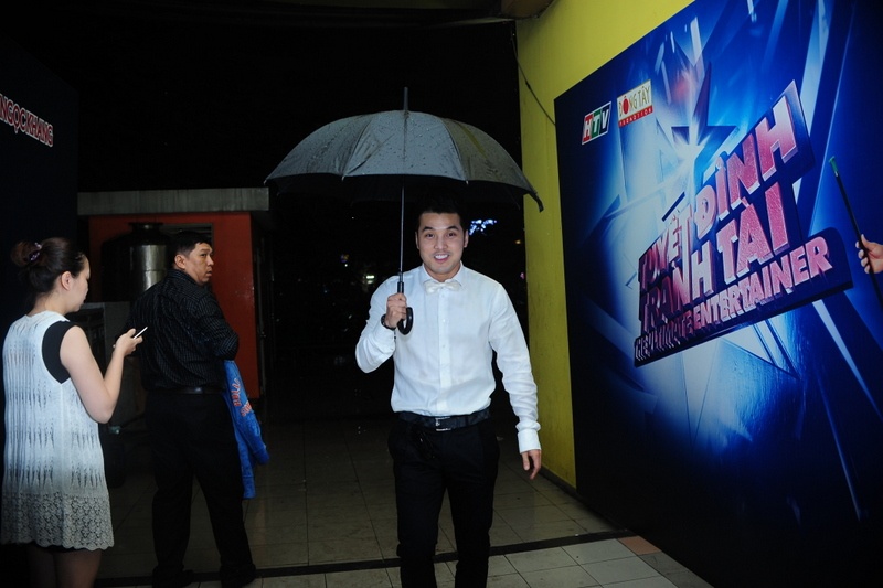 trấn thành, tuyệt đỉnh tranh tài, đeo khăn điệu đà