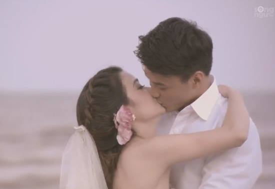Nhung nu hon cuong nhiet dot chay man anh nho Viet hinh anh