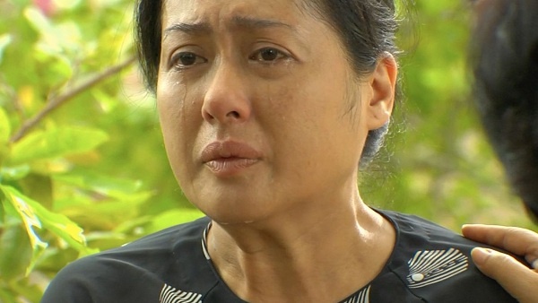 Nhân vật bà mua ve chai Hoa lại tiếp tục lấy nước mắt của người xem. 