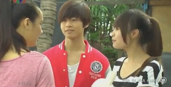 Lụa bất ngờ dẫn người yêu về giới thiệu với chị. 