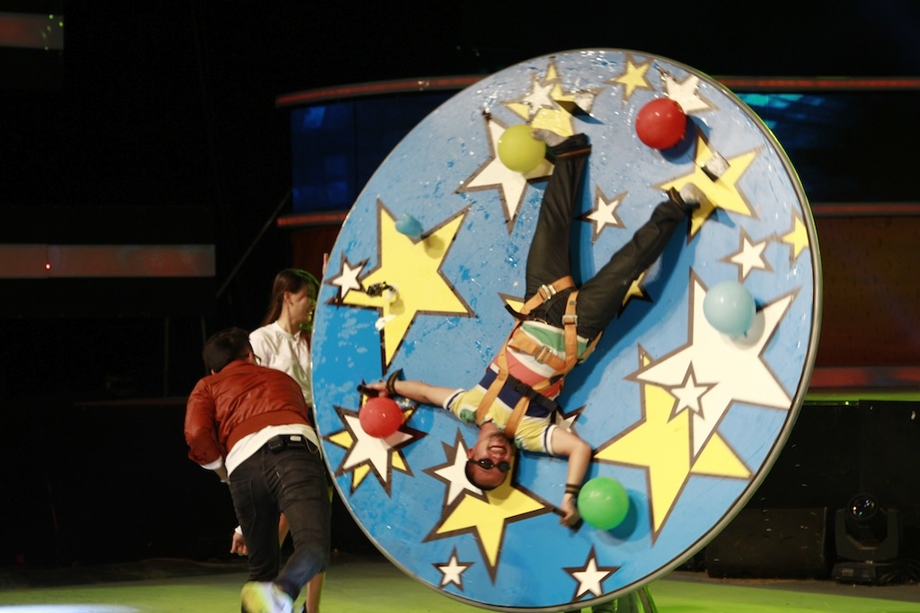 Tien Dat va Hoang Rapper bi quay nhu chong chong hinh anh