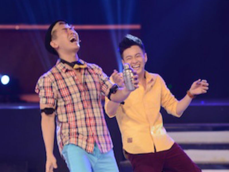 Ngo Kien Huy cuoi tit mat khi Hua Vi Van bi chich dien hinh anh