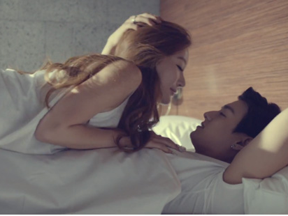 Nhung canh giuong chieu nong bong trong MV Kpop hinh anh