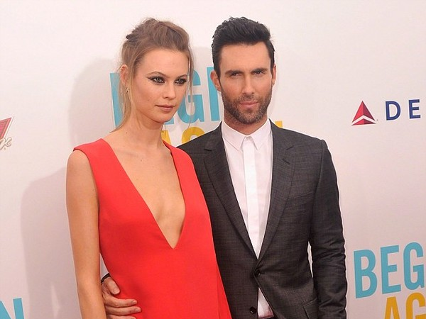 Adam Levine va thien than noi y to chuc cuoi o Mecixo hinh anh