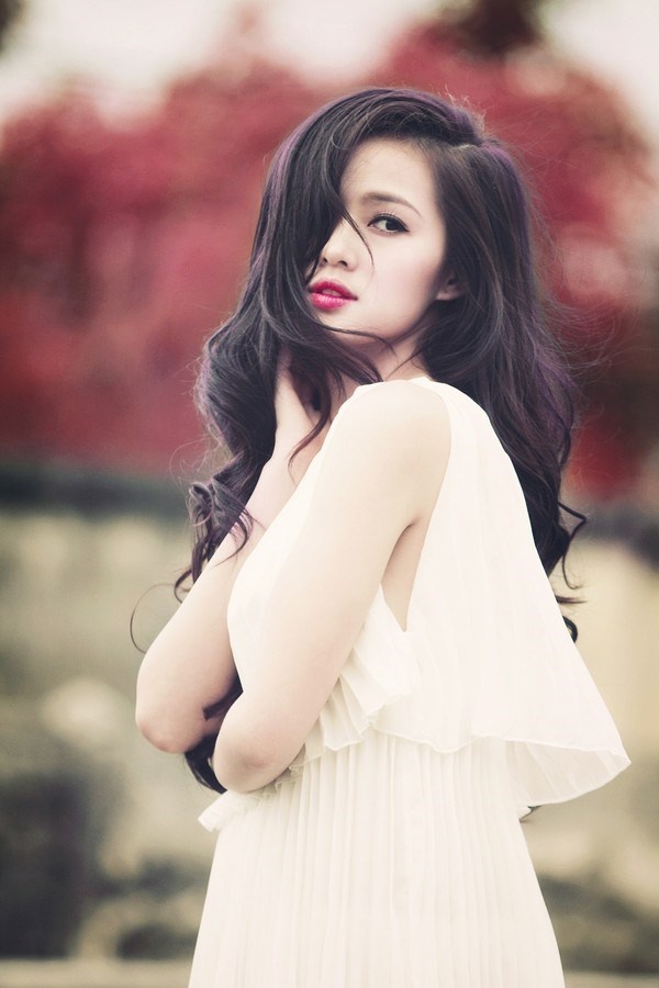 Tâm Tít nổi lên nhờ vẻ đẹp không tỳ vết và may mắn khi bước chân vào showbiz với một đời tư 