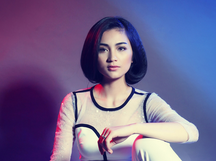 Dieu Huong thang tay tat con chong trong 'Banh duc co xuong' hinh anh