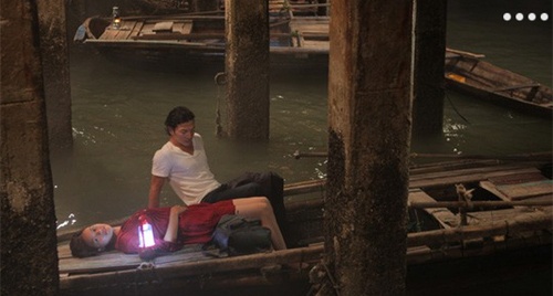Để có tiền phá thai, Huyền đi gặp gỡ một người đàn ông thích phụ nữ có bầu nhưng rồi cô lại có tình cảm với người đàn ông này mà không để ý cái bầu đang lớn lên từng ngày.