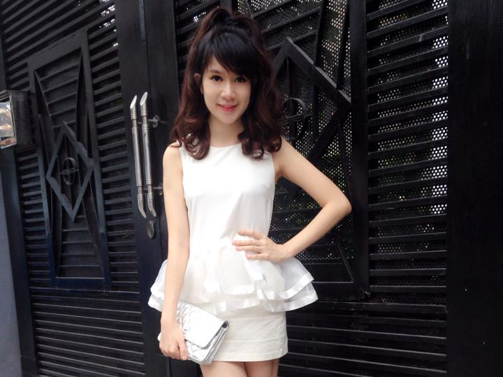 Vo Ly Hai thon gon bat ngo khi mang thai lan 3 hinh anh