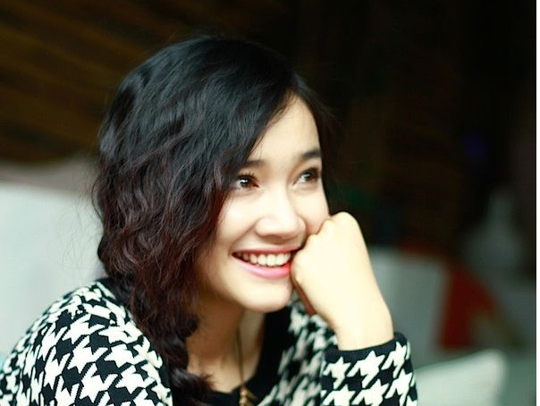 Nha Phuong roi vao nga ba tinh voi Hong Dang va hot boy Han hinh anh
