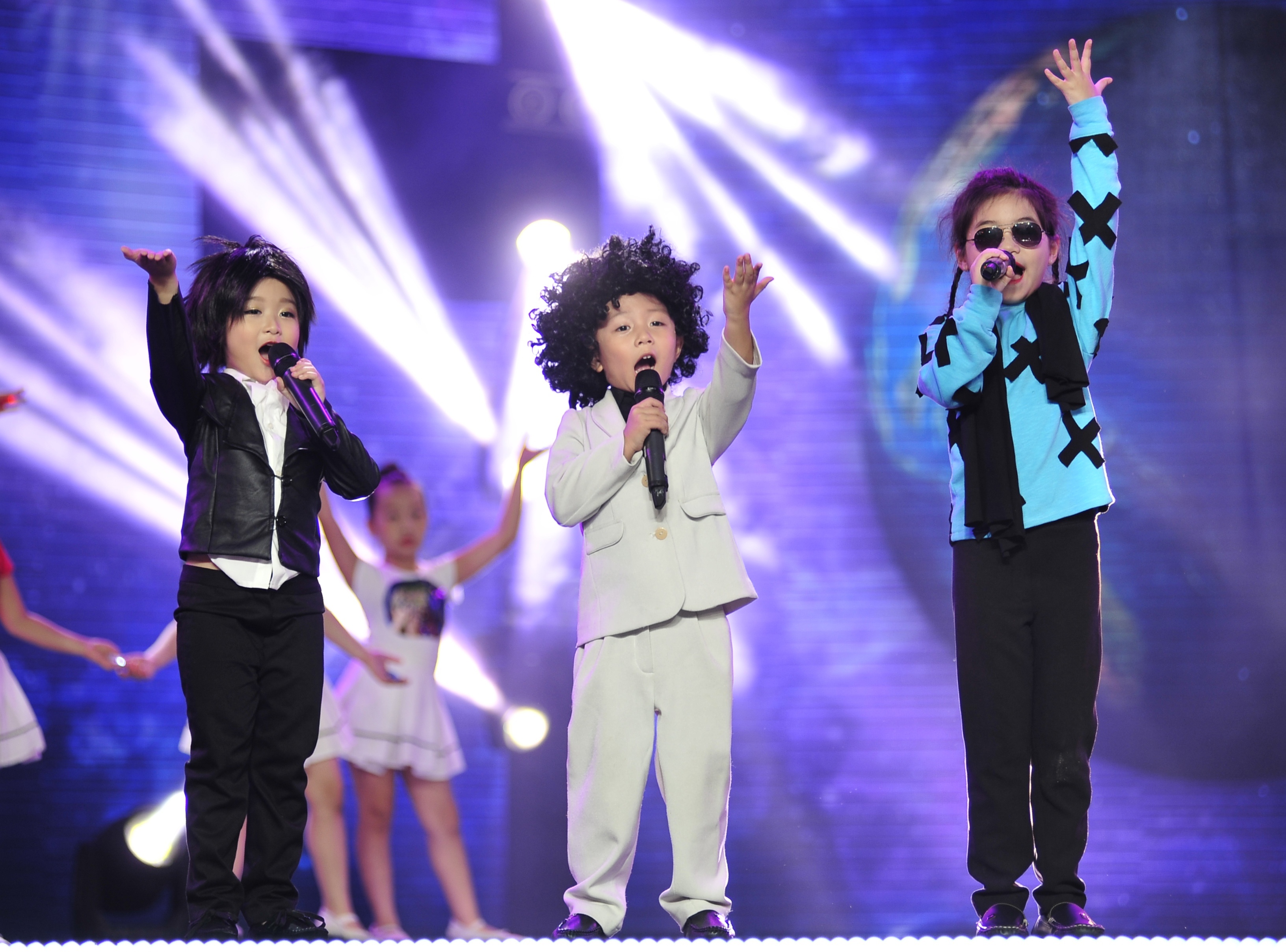 Michael Jackson 'tai xuat' tren san khau Do Re Mi hinh anh