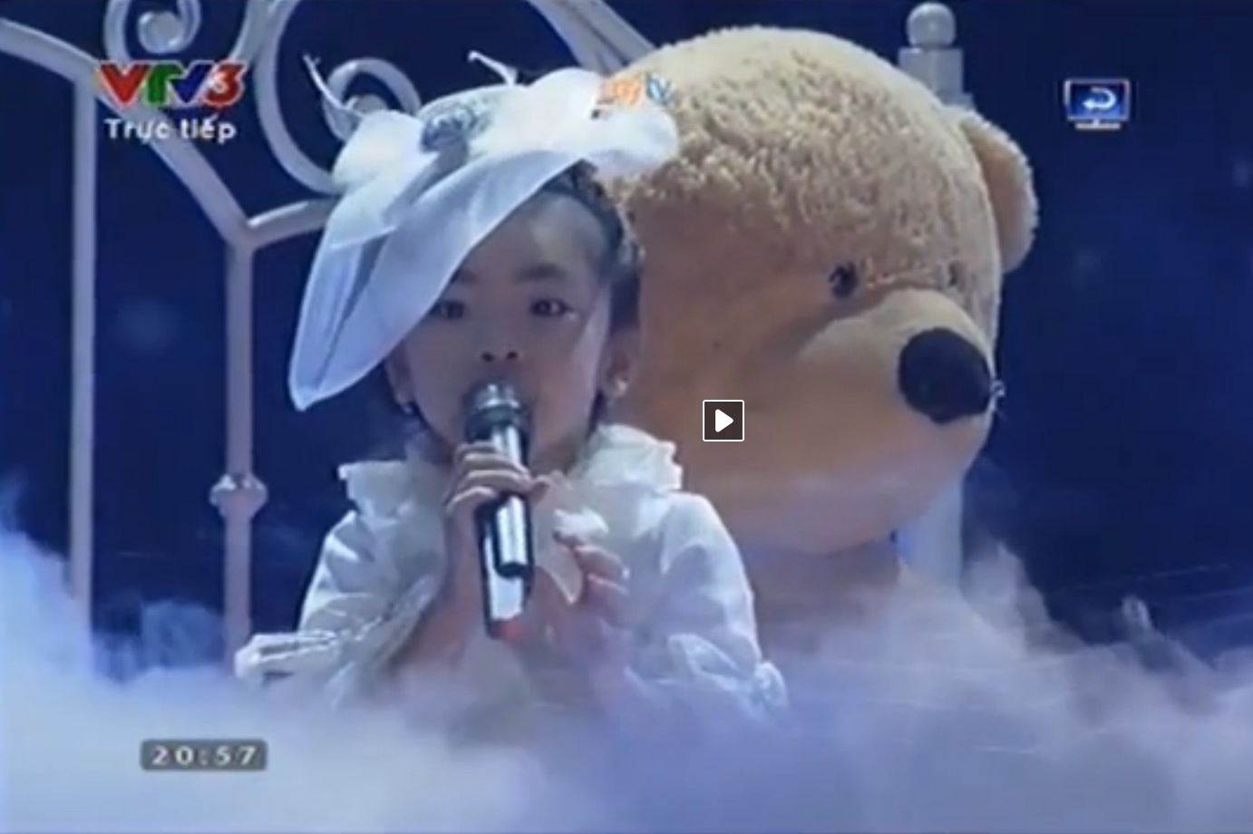 Phan thi 'Dona dona' - Nguyen Kim Quynh Dan hinh anh