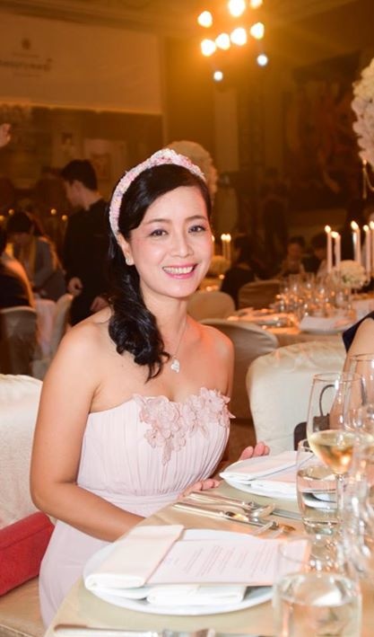 Nữ diễn viên Hà Nội ngày càng gợi cảm và điệu đà hơn.