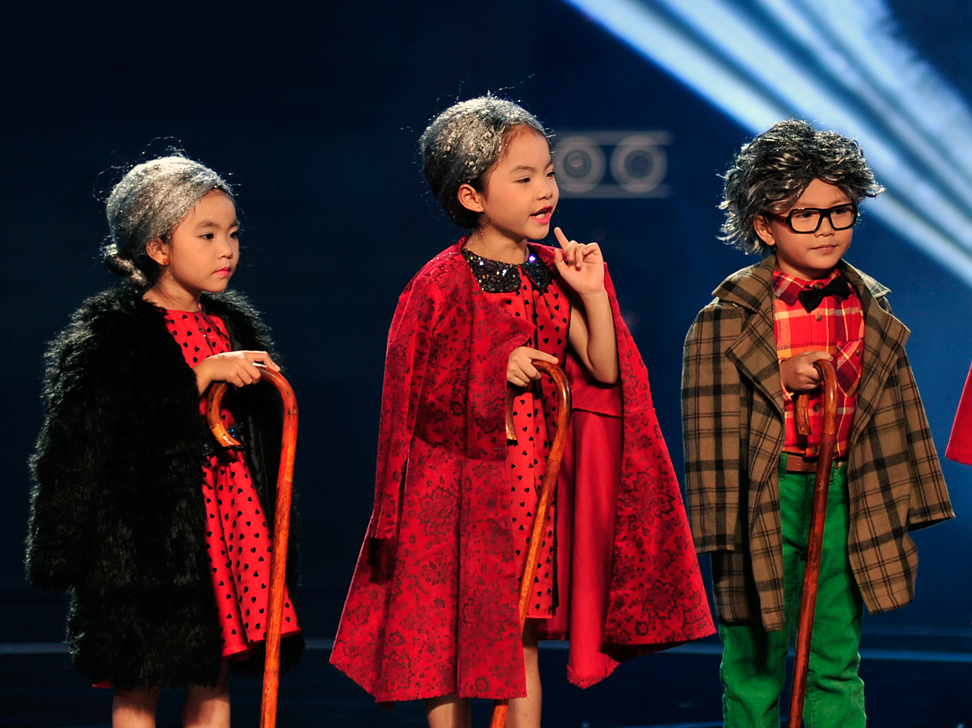 Cac thi sinh nhi Do Re Mi bi 'lao hoa' tren san khau hinh anh