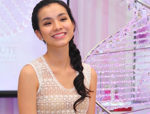 Nhung gai hai con van hut hon trong showbiz Viet hinh anh