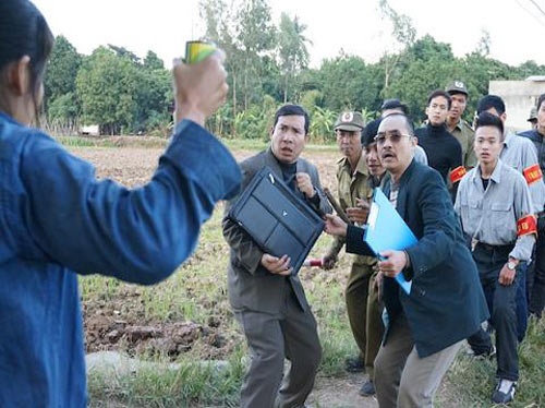 Bão qua làng đang gây chú ý trên sóng VTV.
