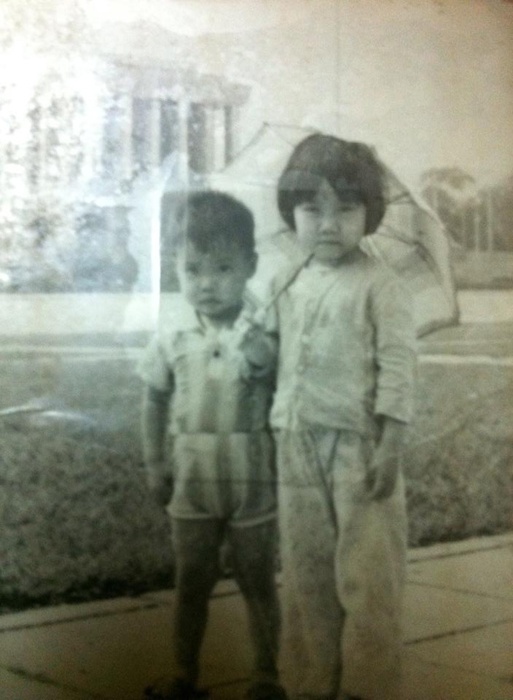 Công Lý chụp ảnh trước Lăng Bác.