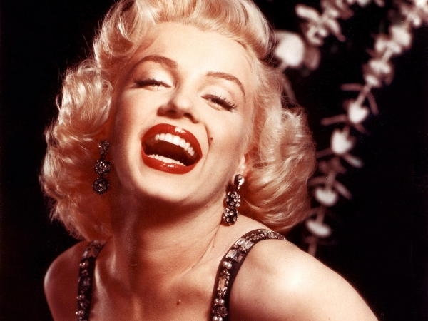 He lo chuyen tinh dong tinh trong qua khu cua Marilyn Monroe hinh anh