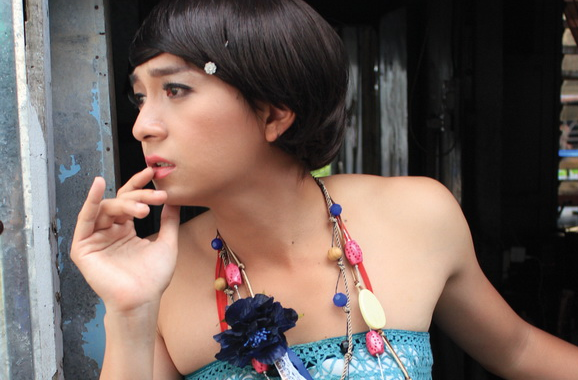 Nhung tao hinh chet cuoi cua ca si Viet tren phim hinh anh