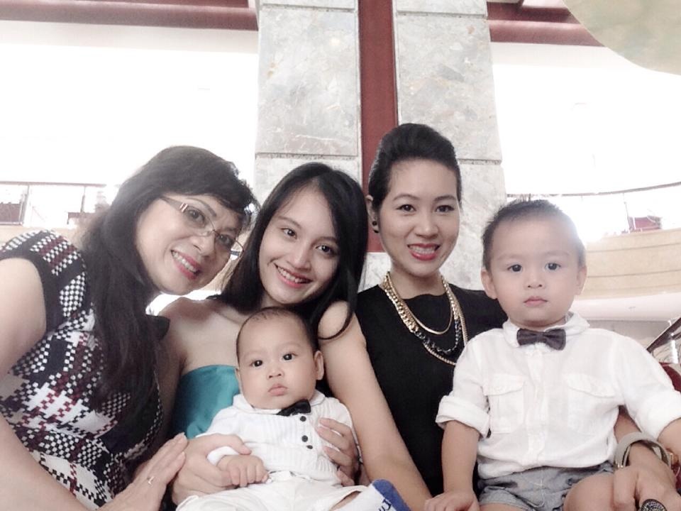 Hương Dung giờ đã lên chức bà ngoại. 