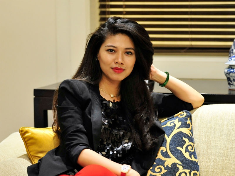 BTV Ngoc Trinh: Toi buon khi phai dung dan Ban tin Tai chinh hinh anh