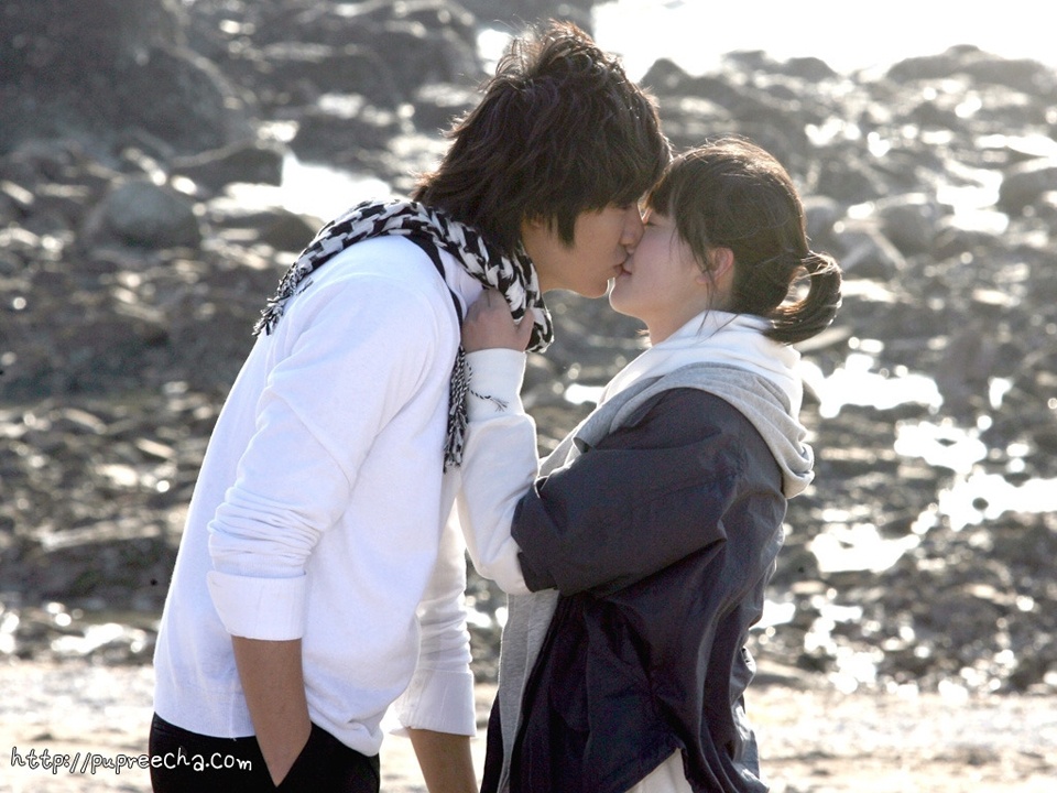 Hen ho ben bo bien - 'dac san' cua phim Han hinh anh