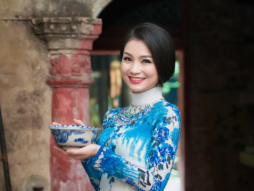 Dieu Huong diu dang voi ao dai hinh anh