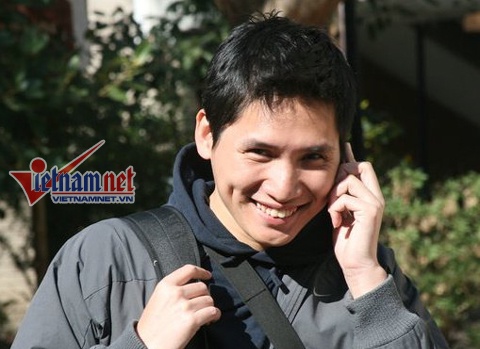 Vẻ điển trai của BTV ban thể thao.