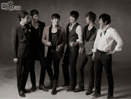 Shinhwa hoạt động trở lại năm 2012, hiện tại là nhóm nhạc lâu đời nhất Hàn Quốc với 16 năm hoạt động.