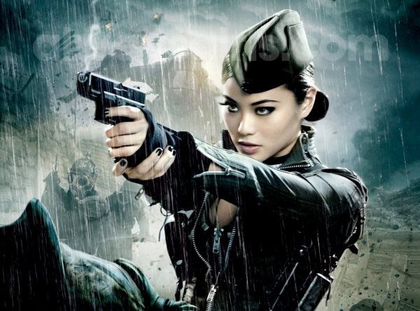 Jamie Chung (sinh ngày 10/4/1983): Nữ diễn viên 29 tuổi này là người Mỹ gốc Hàn, nổi tiếng trong vai trò một thành viên trên chương trình truyền hình thực tế MTV và The Reak World,… Cô cũng từng xuất hiện trong nhiều dự án phim lớn như Sucker Punch, The Hangover Part 3, Sin City: A Dame to Kill For, Once upon a time…