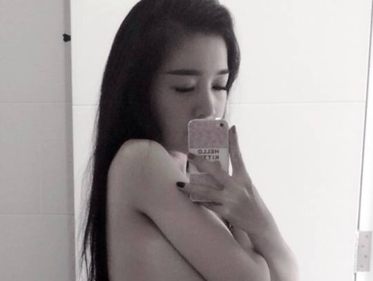 Elly Tran khoe anh ban nude dap tra nghi an nho mang thai ho hinh anh