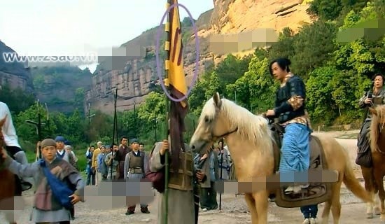 ...nhưng sau đó lại có chữ.