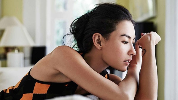 Rất nhiều người ngạc nhiên khi Trương Bá Chi xuất hiện trong danh sách này, vì bà mẹ đơn thân vốn đã định cư tại Singapore và cắt giảm khá nhiều dự án phim ảnh để chăm sóc 2 cậu con trai. Khán giả xứ Hàn vừa yêu quý, vừa cảm phục Trương Bá Chi vì sự mạnh mẽ, hi sinh vì con cái. Bên cạnh đó, thông tin Tạ Đình Phong tái ngộ với 