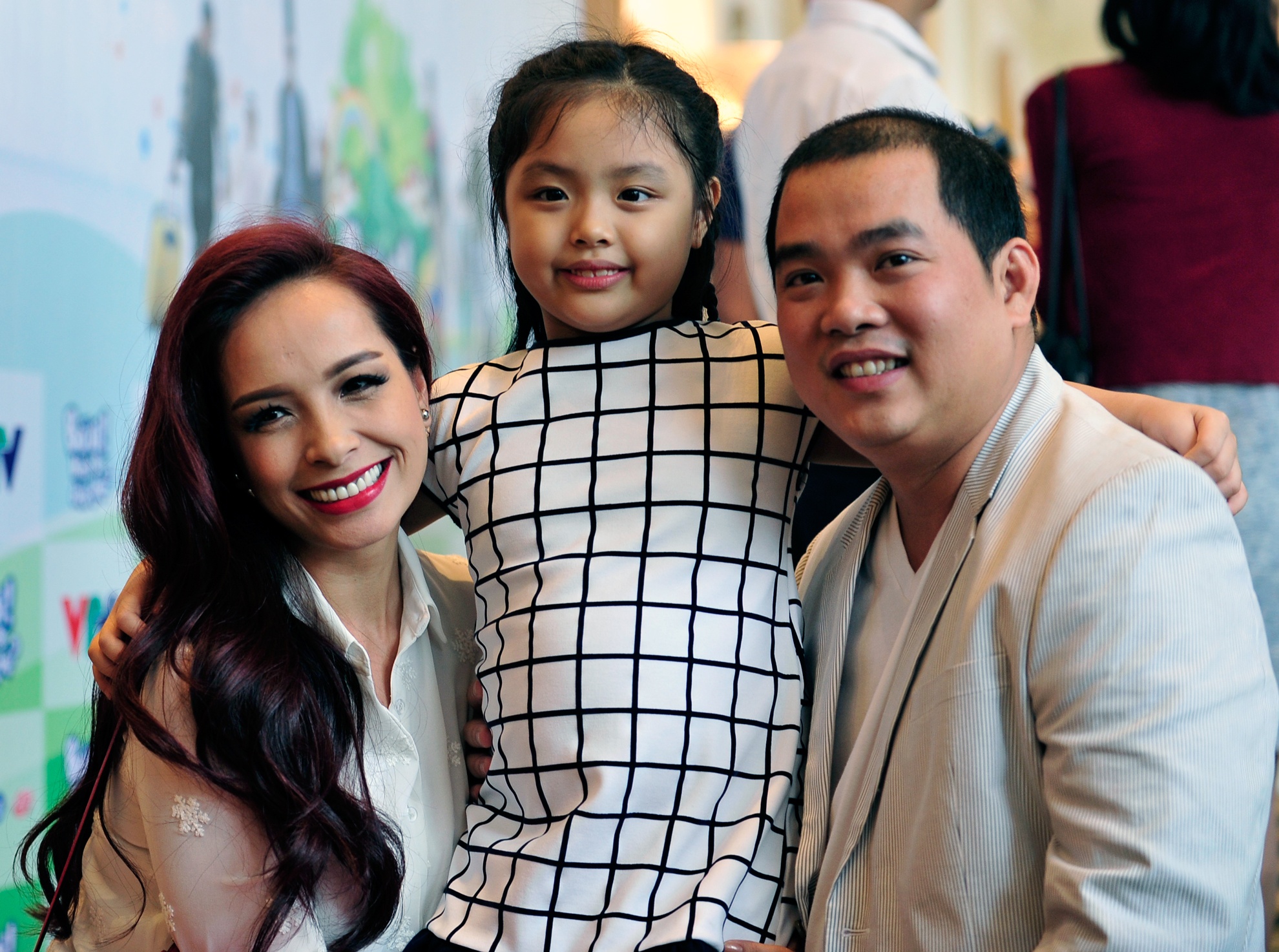 Thuy Hanh xot khi chong con phai ngu chuong bo hinh anh