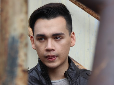 Nguyen Tran Trung Quan vat va quay MV 'Nghieng' hinh anh