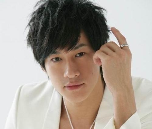 Ha Nhuan Dong bat ngo tuyen bo ket hon hinh anh