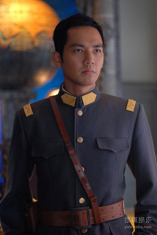 Mộ Dung Phong (Mộ Dung Bái Lâm) của Chung Hán Lương lạnh lùng, đầy dã tâm nhưng lại rất si tình trong Không kịp nói yêu em.